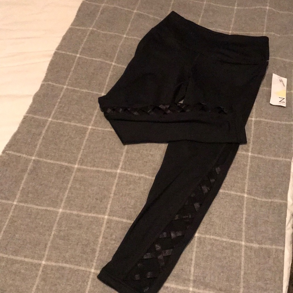 Zella open cross pattern athletic leggings